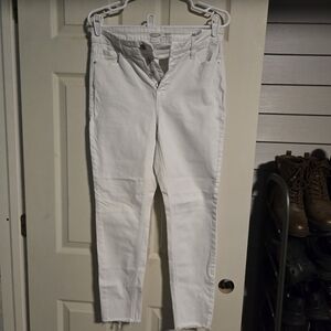 ❤️Old Navy white jeans